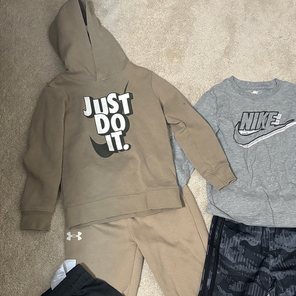Boys lot size 4 Nike under armour and adidas - Picture 6 of 7